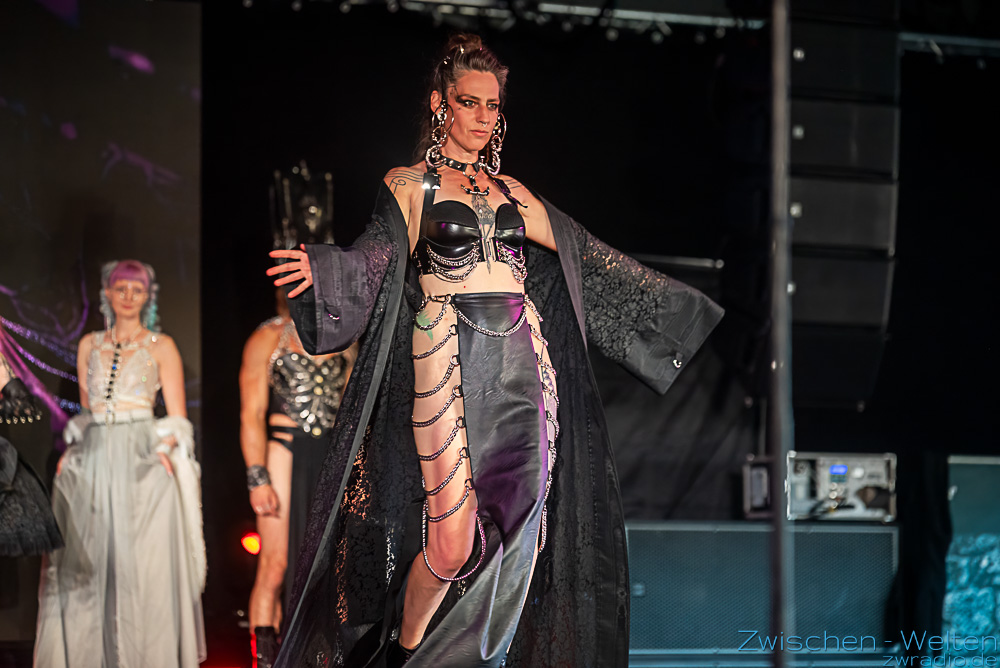 M'era Luna 2026 Fashion Show - Manufaktur Herzblut